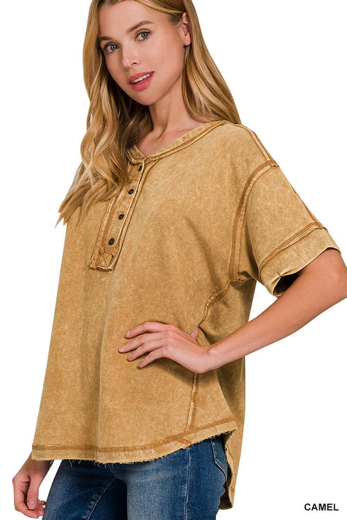 42POPS - .SI-26055 Washed Raw Edge Detailed Button Closure Top