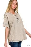 42POPS - `.Washed Raw Edge Detailed Button Closure Top