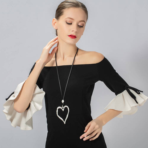 Ole - Hollow Heart Shaped Necklace