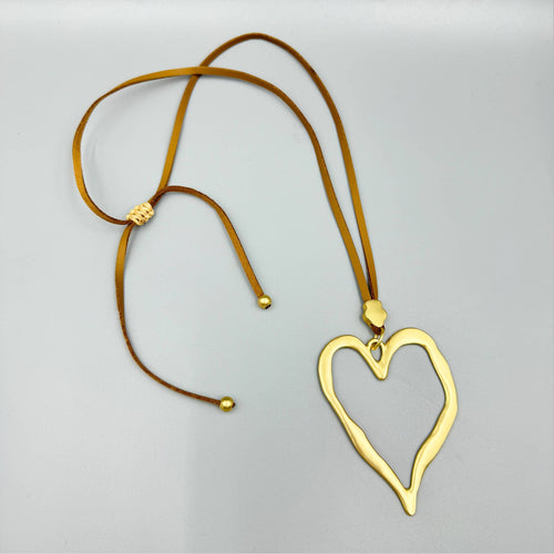 Ole - Hollow Heart Shaped Necklace