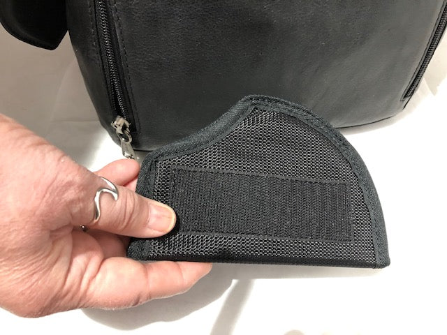 Black holster shown with the Janko Abigail handbag