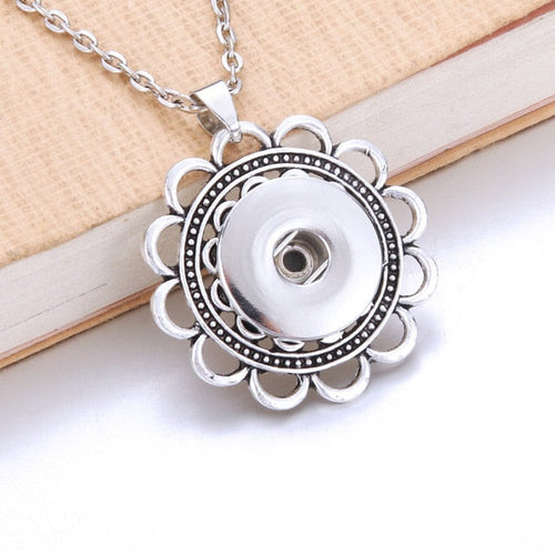 Assorted Round Silver Flower Sandy Snap Interchangeable Charm Necklace