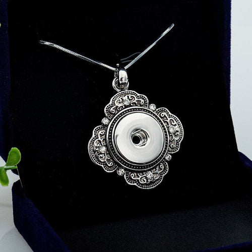 Pendant Style Sandy Snap Interchangeable Charm Necklace